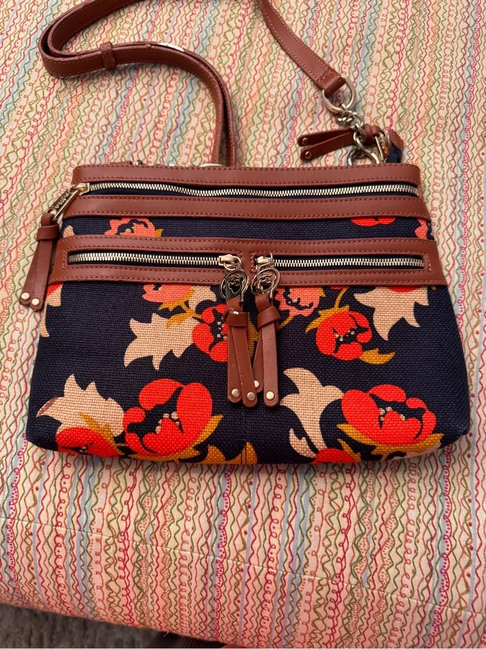 Spartina 449 De Renne Zipper Hipster - Floral Linen - NEEDS NEW STRAP or fixed
